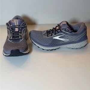 Brooks Ghost 12 Women's Size 7 B (Medium) Running Shoes Gray Pink